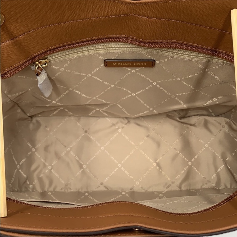 MICHAEL KORS LARGE X CHAIN LOGO
SHOULDER BAG BROWN SIGNATURE COLOR - Picture 11 of 16
